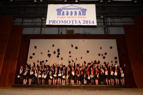 Cursul festiv al promoţiei 2014 la Universitatea AGORA (FOTO)